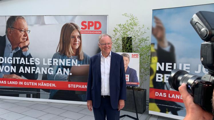 Steigt langsam in den Wahlkampf ein und will am 9. Oktober bei der Landtagswahl in Niedersachsen sein Amt verteidigen: Ministerpräsident Stephan Weil (SPD).
