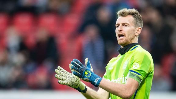 ARCHIV - Lukas Hradecky steht bei Bayer Leverkusen im Tor. Foto: Marius Becker/dpa ARCHIV - Lukas Hradecky steht bei Bayer Leverkusen im Tor. Foto: Marius Becker/dpa