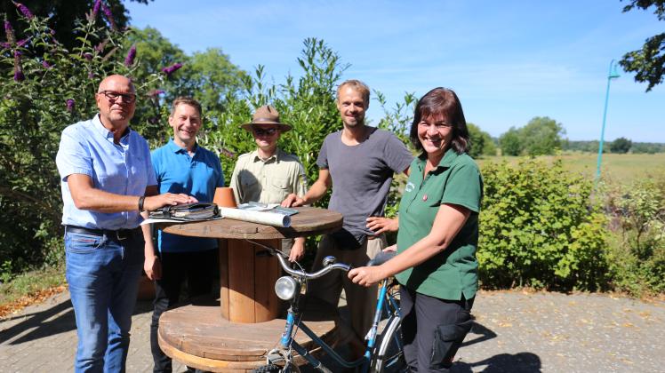 Das sind die Aktivisten, die die 24. Fahrradtour der Biosphäre für den 21. August vorbereiten. Der ganzen Region mangelt es aber immer noch an Radwegen. Am Sonntag geht es es los.