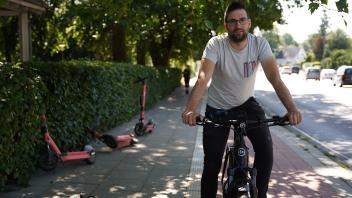 Daniel Pieper zeigt die Gefahren als Radfahrer in Hamburg.