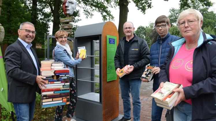 Öffentlicher Bücherschrank in der Gemeinde Nortrup aufgestellt