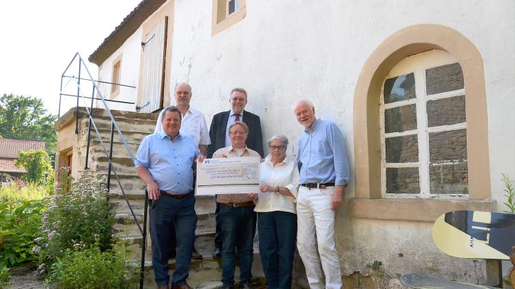 Spende Volksbank an Heimat- und Wanderverein Bissendorf - Erlebnishof Eickhoff