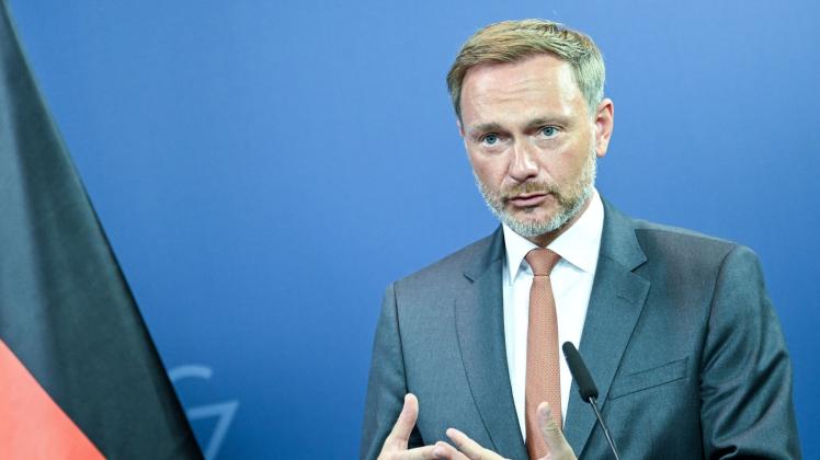 Bundesfinanzminister Christian Lindner will den Schuldenabbau in der EU verbindlich machen. Foto: Britta Pedersen/dpa