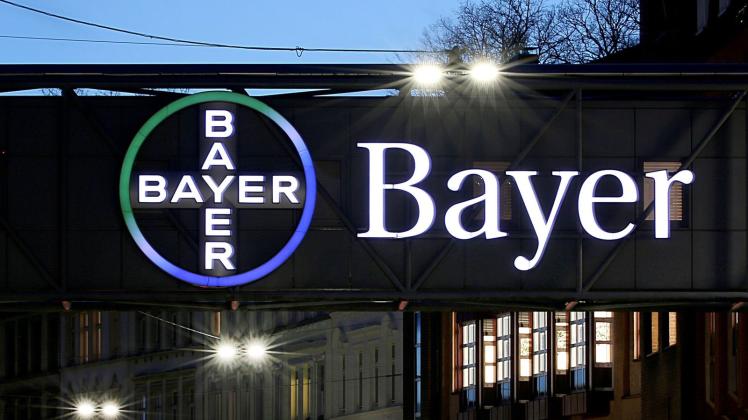 ARCHIV - Bayer wegen Abschreibung erneut mit Verlust. Foto: Oliver Berg/dpa