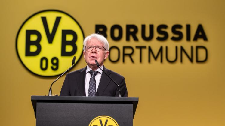 ARCHIV - BVB-Präsident Reinhard Rauball geht optimistisch in die neue Bundesliga-Spielzeit. Foto: Bernd Thissen/dpa