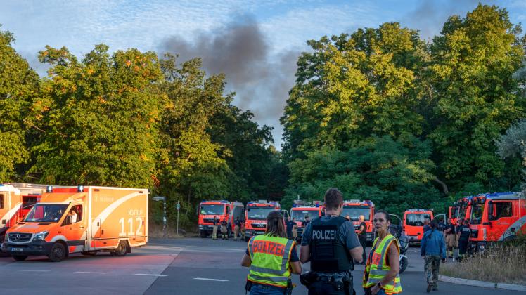 Brand im Berliner Grunewald nach Explosion