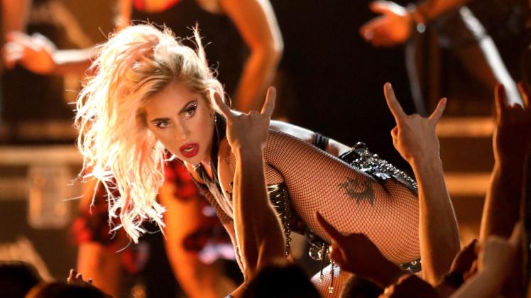 ARCHIV - Lady Gaga tritt während der Grammy Awards 2017 auf. Foto: Matt Sayles/Invision/AP/dpa