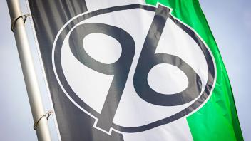 Bei Hannover 96 beginnt die Suche nach einer möglichen Kompromisslösung im Streit um die Vereinsführung. Foto: Moritz Frankenberg/dpa