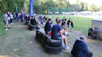 Die Fans des Rostocker FC können sich auf die Rückkehr auf den Hauptplatz am Damerower Weg freuen. Der Traditionsclub hofft auf mehr Zuschauer.