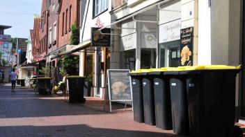 In der Großen Straße in Lingen wurden am Mittwoch die Gelben Tonnen nicht geleert.