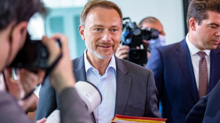 Finanzminister Christian Lindner (C) im Kanzleramt in Berlin am 27. Juli 2022. Kabinettssitzung in Berlin *** Finance M