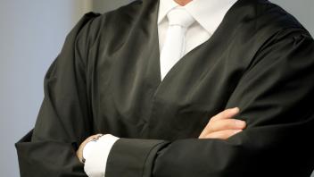 Streit: Darf ein Anwalt im Erbfall mehrere Mandanten vertreten?