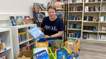 Dörte Koch leitet die Gemeindebücherei in Bissendorf seit vier Jahren. Nach dem Umzug in den Sommerferien freut sie sich über sechs Mal mehr Platz für das Ausleihangebot.