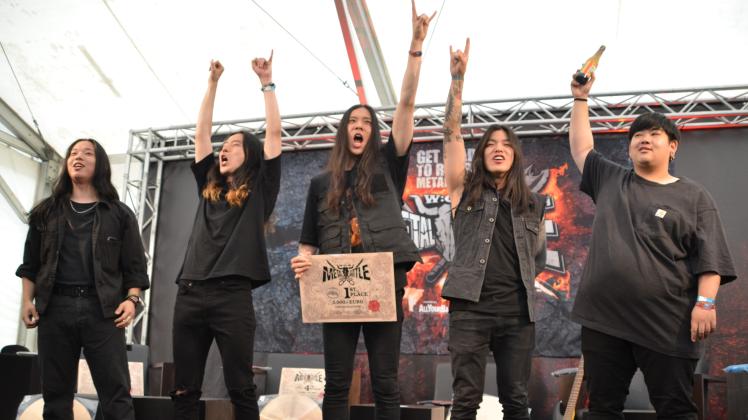 Sieger des Metal Battle: Riesengroße Freude bei der Metalcore Band Sable Hills aus Tokyo.