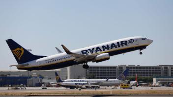 ARCHIV - Der erste Streiktag des spanischen Bodenpersonals von Ryanair ist glimpflich verlaufen. Nur zehn Flüge sind ausgefallen. Foto: Clara Margais/dpa