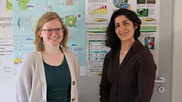 Sarah Zarin (li.) und Yasmin Eger arbeiten jetzt für den Klimaschutz in Bargteheide.