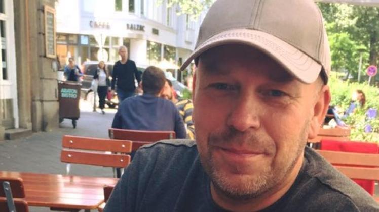 Seit dem 21. Oktober 2020 hat sich Nils Hansen nicht mehr bei seiner Familie gemeldet und Termine verstreichen lassen. Seither wird der damals 47-Jährige aus Hamburg-Bergedorf vermisst.