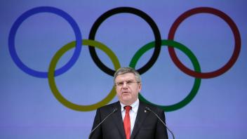 ARCHIV - IOC-Präsident Thomas Bach wünscht sich eine Debatte über eine deutsche Olympia-Bewerbung für 2036. Foto: Kimimasa Mayama/EPA/dpa