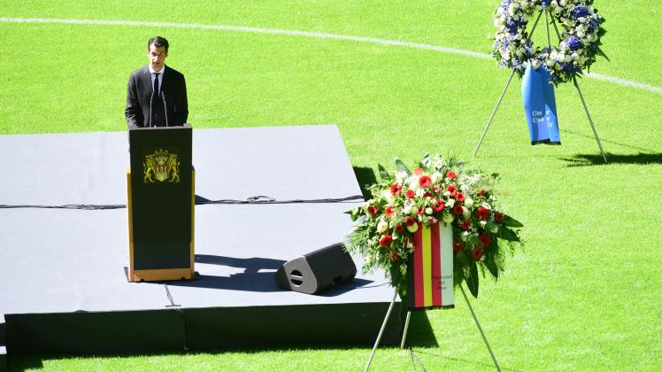 Fußball - Trauerfeier für Uwe Seeler im Volksparkstadion