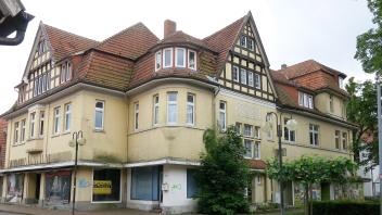 Das alte Heggen-Haus an der Bahnhofstraße in Fürstenau wird abgerissen. Dort befand sich einst das Kaufhaus Rübezahl.