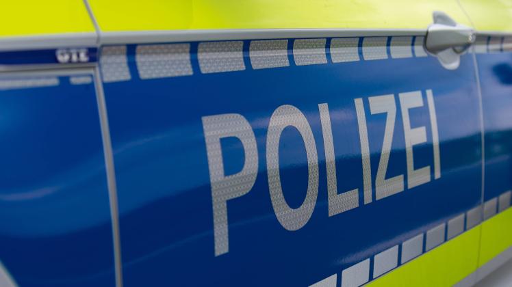 Melle, Deutschland 03. Mai 2022: Ein Einsatzwagen, Streifenwagen, der Polizei mit Schriftzug. Landkreis Osnabrück Nieder