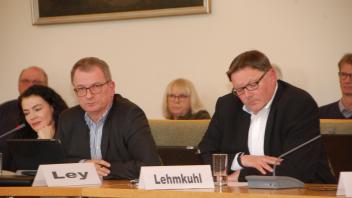 Bilden die Spitze der Schleswiger CDU: Stadtverbandsvorsitzender Helge Lehmkuhl (vorne) und Fraktionsvorsitzender Holger Ley.