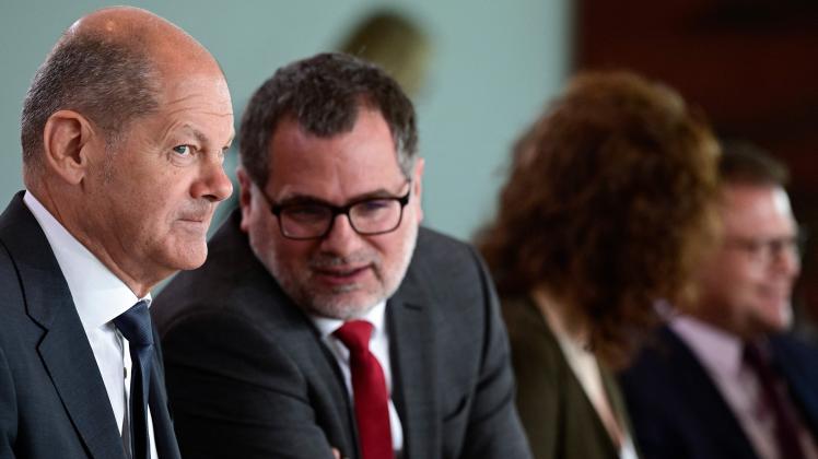 Die Hamburger CDU fordert auch eine Vernehmung von Wolfgang Schmidt (Mitte) vor dem Untersuchungsausschuss zum „Cum-Ex“-Skandal.
