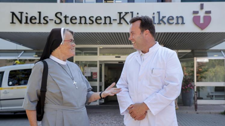 Osnabrück: #Patientengeschichten / Ordensschwester mit langwierigen Rückenproblemen wurde am MHO Natruper Holz geholfen. 12.08.2022