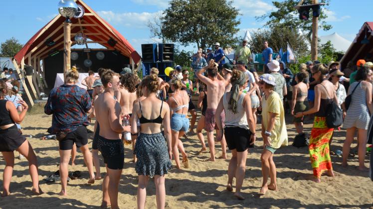 Bildergalerie: Das war das Skandaløs-Festival 2022 {{caption}}