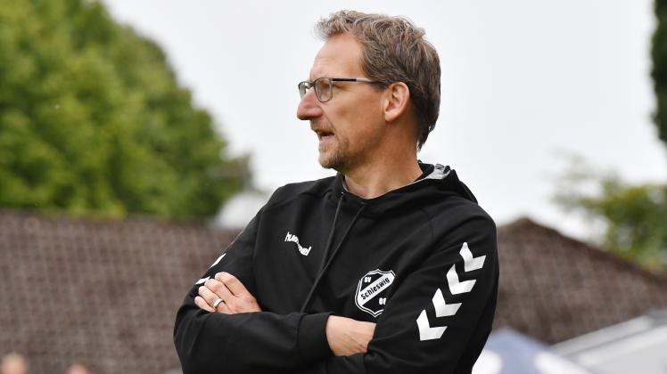 Trainer Jürgen Petersen - Schleswig 06
2022-07-15
sieg fotografie
