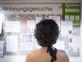 Thema: Wohnungssuche, Anzeigentafel an der Uni in Bonn. Bonn Deutschland *** Subject Housing search, notice board at the