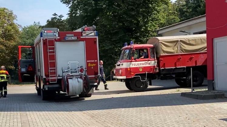 Auch die Feuerwehr Lützow war alarmiert worden und rückte mit mehreren Fahrzeugen aus. Wenig später ging es für sie zurück zum Feuerwehrgerätehaus.