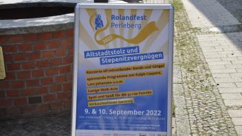 Die ersten Plakate sind in der Rolandstadt zu sehen, werben für das Rolandfest am 9. und 10. September.