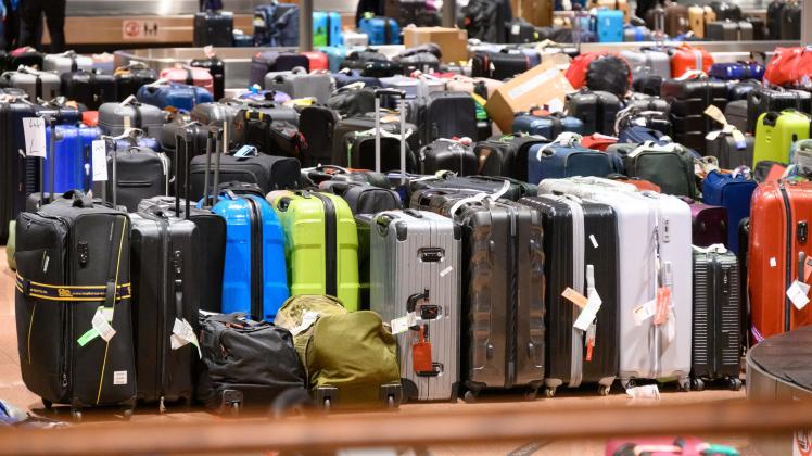 Nachgeliefertes Gepäck am Flughafen