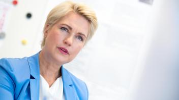 Ministerpräsidentin und SPD-Landeschef Manuela Schwesig stellt sich zur Wiederwahl