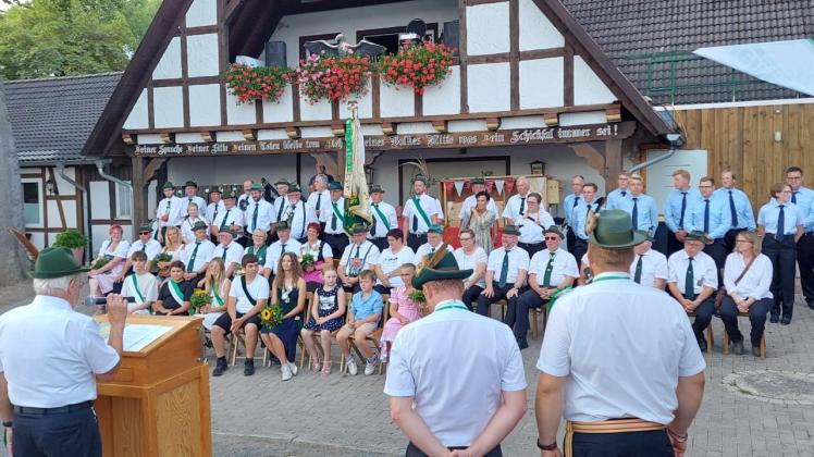 Proklamation des Kinderthrons am Samstagnachmittag.