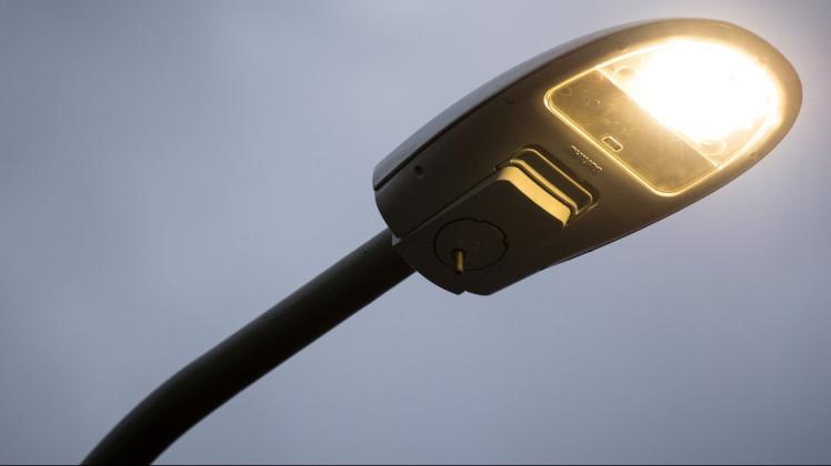 Die Umstellung der Straßenbeleuchtung auf die stromsparende LED-Technik ist in Ganderkesee schon fast abgeschlossen.