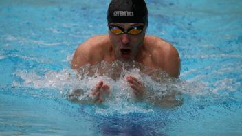 Masters-Schwimmer Steffen Schmolke vom SC Delphin Wittenberge kommt nach seinen DM-Erfolgen in Gera jetzt auf 40 Medaillen bei nationalen Titelkämpfen