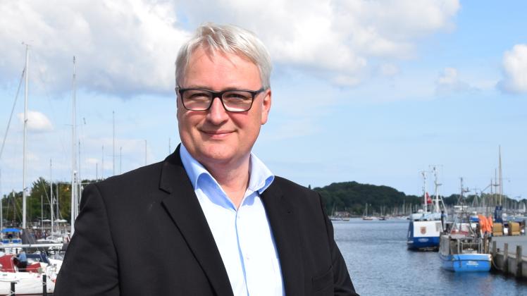 Sönke Rix ist SPD-Bundestagsabgeordneter aus Eckernförde. Er erwartet eine Umstrukturierung des Fallpauschalenfinanzierungssystems zugunsten kleinerer Kliniken mit Geburtenstationen im nächsten Jahr. 