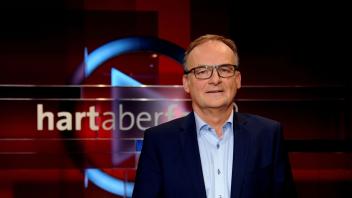 ARCHIV - Frank Plasberg wird «Hart aber fair» als Zuschauer verbunden bleiben. Foto: Horst Galuschka/dpa