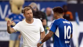 Frank Kramer ist seit dieser Saison Schalke-Trainer. Foto: Bernd Thissen/dpa - Nutzung nur nach schriftlicher Vereinbarung mit der dpa