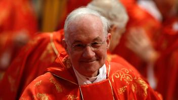 ARCHIV - Der kanadische Kardinal Marc Ouellet während einer Messe im Petersdom (Archiv). Foto: Andrew Medichini/AP/dpa