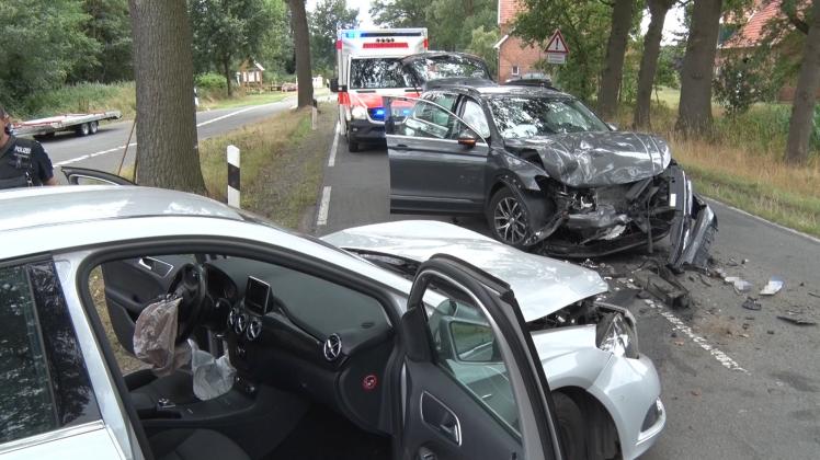 Berge, Verkehrsunfall auf der Menslager Straße in Berge; Berge, 18.08.2022; Foto: NWM-TV