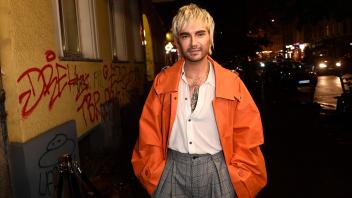 Bill Kaulitz von Tokio Hotel beim Oumph! Pop-Up Späti Launch Event im Oumph! Pop-Up Späti. Berlin, 05.10.2021 *** Bill