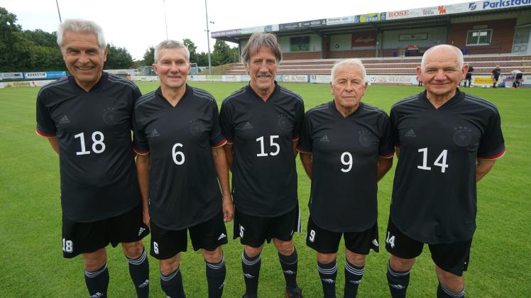 Sie fahren mit dem Nationalteam am 23. August nach Dänemark: (von links) Jakob Sinnigen, Franz Funke, Hermann Jungsthöfel, Hans Poelmann und Hannes Krawczyk. 