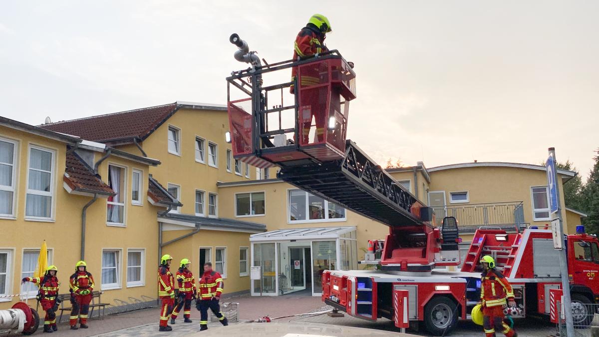 Feuerwehr Rehna probt Einsatz bei Brand im Seniorenheim SVZ