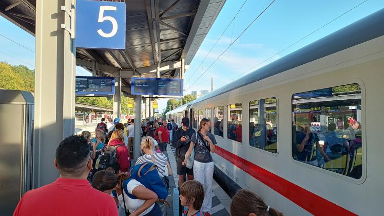 Der Intercity hält in  Pinneberg und nicht in Berlin