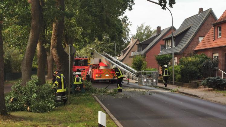 Die Varloher Straße war infolge der Bergungsarbeiten nach dem Unfall am Montagmorgen länger gesperrt.