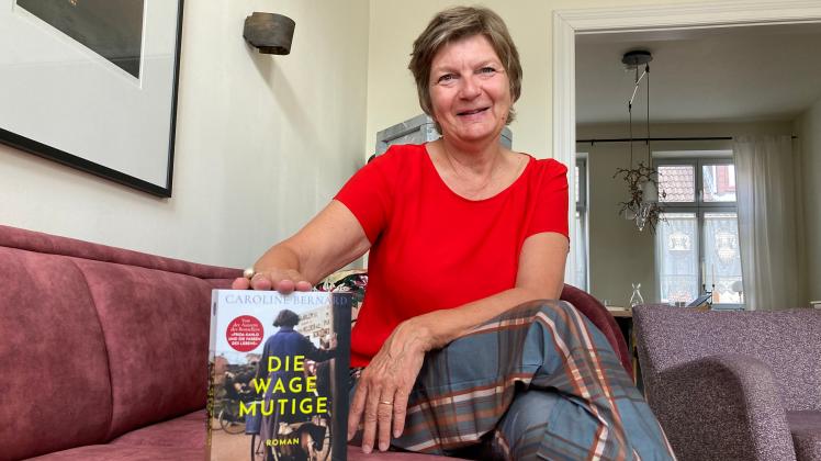 Die Autorin und ihr neues Werk: Tania Schlie, alias Caroline Bernard, hat „Die Wagemutige“ herausgebracht. Einen Roman über die Fluchthelferin Lisa Fittko. 