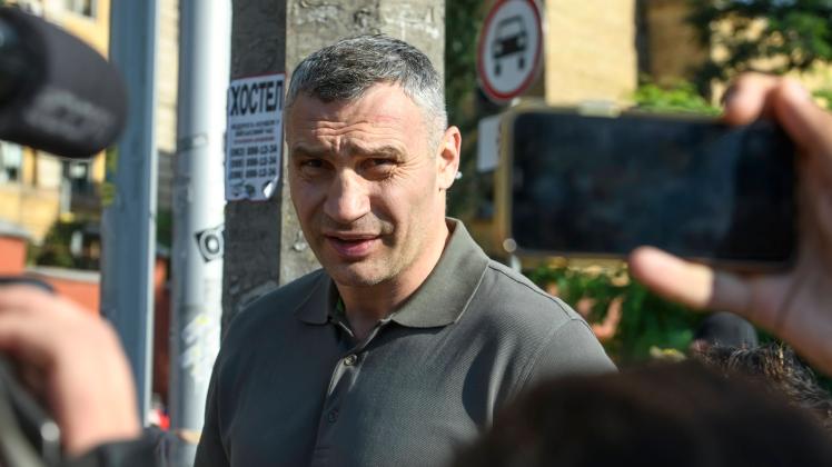 Kyiv Mayor Vitali Klitschko Visits The Area Close To An Apartment Building Destroyed In A Russian Airstrikes Kyiv Mayor